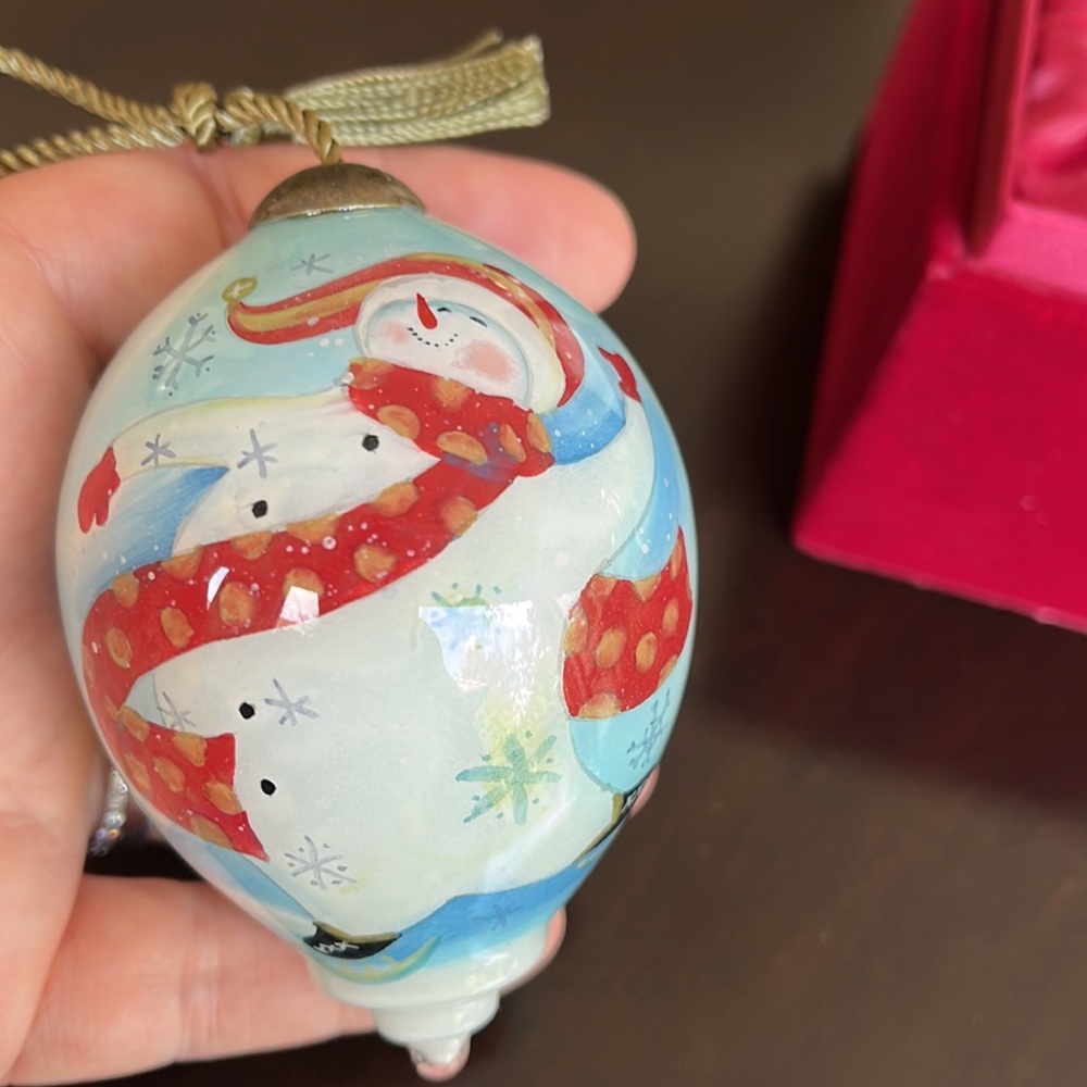 Ne’Qwa Art Skating snowman ornament
